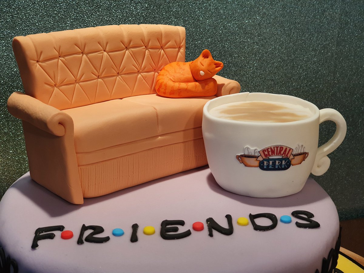 The one where I make another Friends cake 😁

Am a HUGE Friends fan & love doing a theme I know well.

Added detail of the birthday girl's own smelly cat 🐈😁

#AuntieCakeBakes #FriendsCake #Friends #smellycat #birthdaycake #30thbirthdaycake #essexbaker #eastlondonbaker