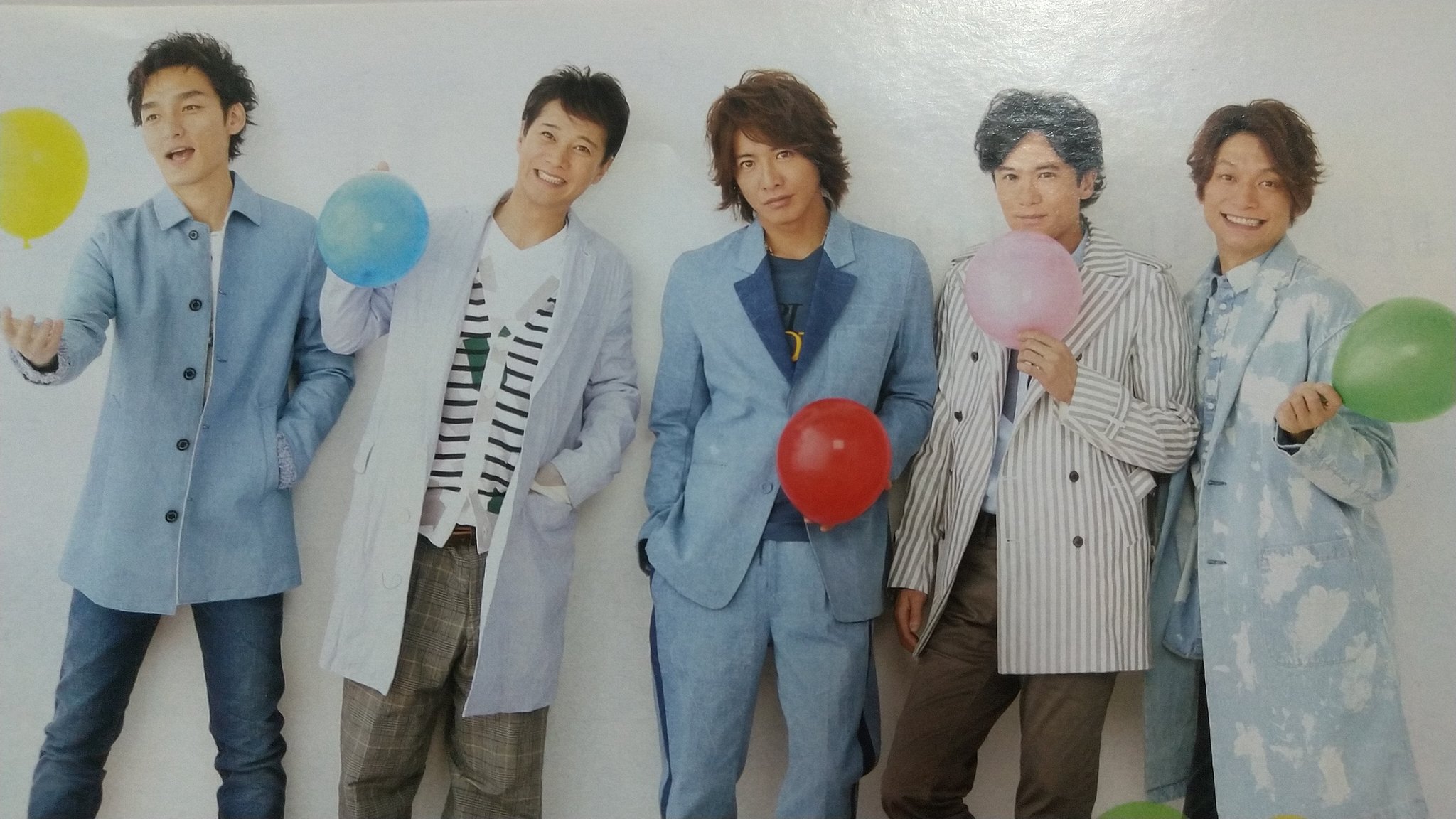 りょうさん そして 佐藤可士和展で Mijのジャケットが16種類もあること 初めて知りました 18年後に初めて知る事実 笑 Smap Smapとファンが笑顔になれますように Smap30周年 Smapに会いたい 世界に一つだけの花 T Co Mmxlitgq3i Twitter