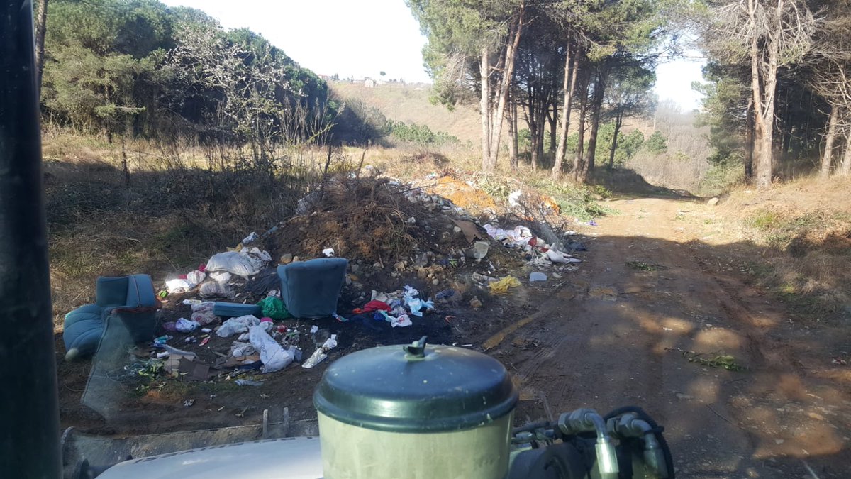 araklimanset's tweet photo. ✅ Turup'taki Çöpler Temizlendi
Geçtiğimiz günlerde yaptığımız "Turup Çöplük Oluyor" başlıklı haberimizin ardından, Turub'a atılan çöpler, Araklı Belediyesi Temizlik İşleri Müdürlüğü tarafından temizledi.
05.03.2021 ARM, Araklı Manşet
#AraklıBelediyesi #Turup #EkremReis https://t.co/U5trmOZGXQ