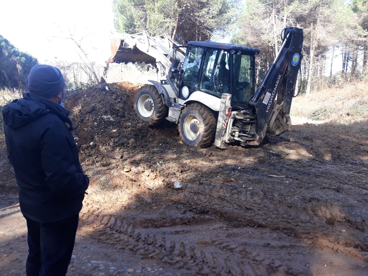 araklimanset's tweet photo. ✅ Turup'taki Çöpler Temizlendi
Geçtiğimiz günlerde yaptığımız "Turup Çöplük Oluyor" başlıklı haberimizin ardından, Turub'a atılan çöpler, Araklı Belediyesi Temizlik İşleri Müdürlüğü tarafından temizledi.
05.03.2021 ARM, Araklı Manşet
#AraklıBelediyesi #Turup #EkremReis https://t.co/U5trmOZGXQ