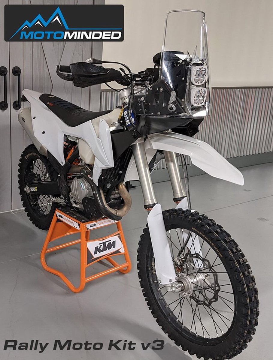 Biketruck's tweet photo. Nice list of fancy adventure kit here! From lights to full KTM Rally Kit - Nice to look! Didn't realise Garmin have a new Zumo XT unit out - I'm falling behind the times!
#Garmin #RallyKit #Adventure #GarminZumo
@GarminUK
https://t.co/ruBV1CWvts https://t.co/5aqFprtJOh