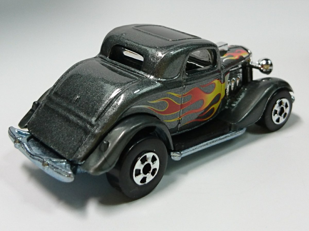 musclevw's tweet photo. Hot Wheels / 2011
1934 Ford 3-Window
ボニー&クライドがポリスに蜂の巣にされた時に乗ってたのも34年製
久々に『俺たちに明日はない』でも見ようかな😄🎦🎬
#HotWheels #Ford #3Window
#hotrod #ホットウィール #ミニカー #34Ford https://t.co/gQr0bX51q8