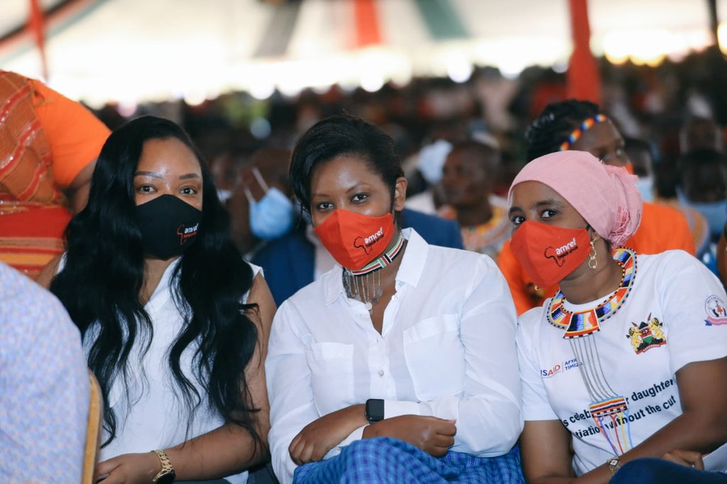lizzientonjira's tweet image. Young people from all walks of life applaud this bold landmark declaration by Samburu elders to #EndFGM and #EndCEFM @Amref_Worldwide @Amref_Kenya @USAIDKenya @UNFPAKen @CIFFchild @daktari1 @NdiranguWanjuki @NiceLengete @JulesMwabe
