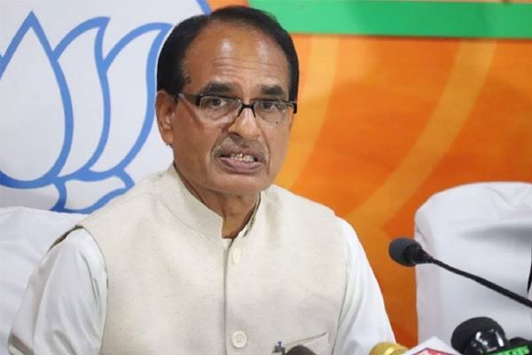 RenukaRupale's tweet image. हर भांजे की यही पुकार 
गाड दो फर्जीवाडियों को जमीं में 10 फुट नीचे!

क्यों की मामा फार्म में हैं 😊

#VyapamGhotala2
#Mpvyapamghotala2 #vyapamreturn #MPPEBScam