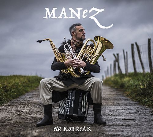 "...very varied mixture of choral singing and instrumental accompaniment." says Bart Vanoutrive in newfolksounds.nl about Manez eta Kobreak (label: Kalapita Productions; Benelux distribution: Xango Music).
Review: bit.ly/3raEnyf
CD: bit.ly/3qdFhsE