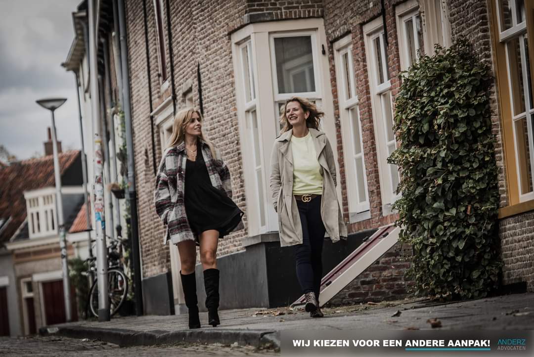 LindaProp's tweet photo. Het is weer vrijdag! Dagelijks lopen wij in de pauze een rondje door onze mooie binnenstad. We kletsen over lopende zaken, nieuwe kansen én realiseren ons elke keer weer hoeveel plezier we in ons werk hebben. Fijn weekend allemaal! https://t.co/Z2x0P1uqCZ https://t.co/54A7VwmOVw