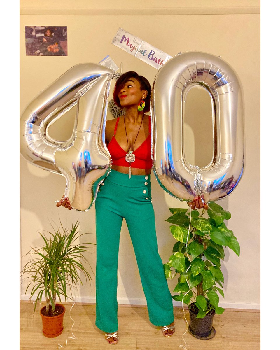 notetoSELFDanCe's tweet photo. Ahead of #InternationalWomensDay we’re shining a lil light✨on our female AD @CocoRed81 Celebrating a milestone ystday, feelin held in joy, love, Queendom, abundance, gratitude &amp;infinite blessins! Here’s 2continued Female Empowerment💪🏾&amp;big YES 2more Dance Antics&amp; at sum point👀☺️ https://t.co/Qf9ZvPSMEI