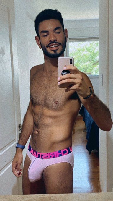So glad to be back home 💕 https://t.co/7Bi1RlsLlC<a href="/tag/rafaelcarreras"class="tags"><span>#rafaelcarreras</span></a>