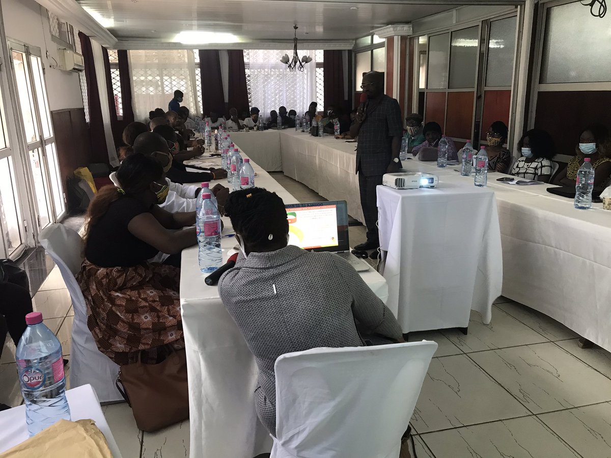 Atelier formation d'appropriation du code général des collectivités décentralisées mise en place des comités de veille composés des OSC et riverains.Ainsi les jeunes des 8 communes cibles ont bénéficiés l’expertise du <a href="/Minddevel/">Minddevel</a> <a href="/minfi_cameroun/">Ministère des Finances du Cameroun (MINFI)</a> avec le soutien de l'<a href="/FRauCameroun/">France au Cameroun 🇫🇷🇪🇺</a>