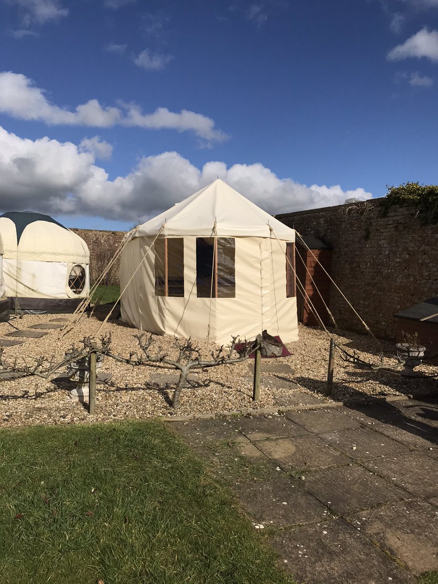 A before and after of a yurt we maintain <a href="/YarlingtonHouse/">Yarlington House</a> with new walls that was made in house @AbbasMarquees1 for when they open up for the public #betterdaystocome #transformation #lookingbetter