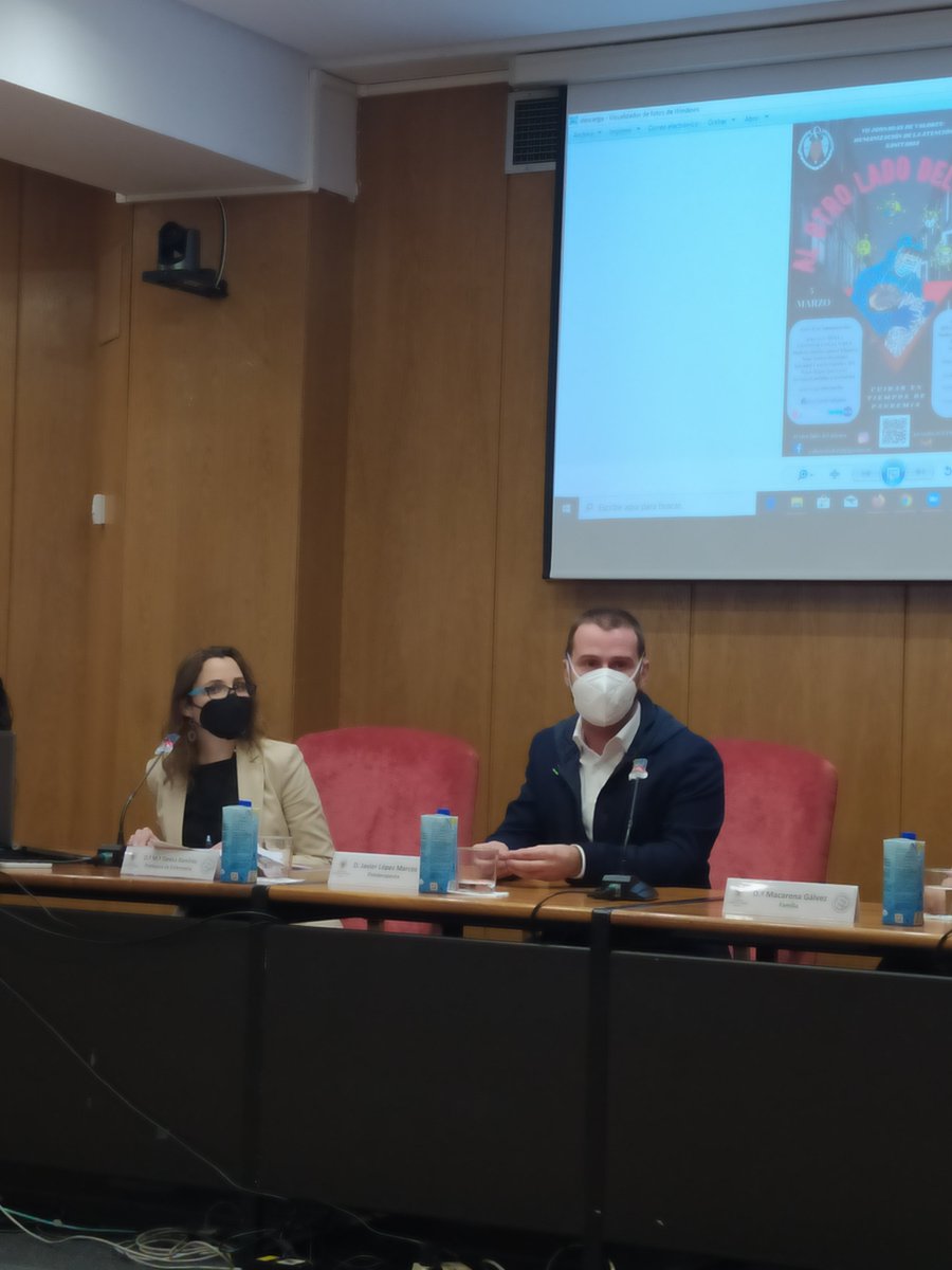 otroladopijama's tweet photo. Javier es el siguiente ponente, es profesor de fisioterapia de nuestra Facultad y nos contará la importancia de su especialidad en estos días de pandemia #AOLDP7 @InvolucrateA @thepersonalthe1 https://t.co/MyD73rQDVm