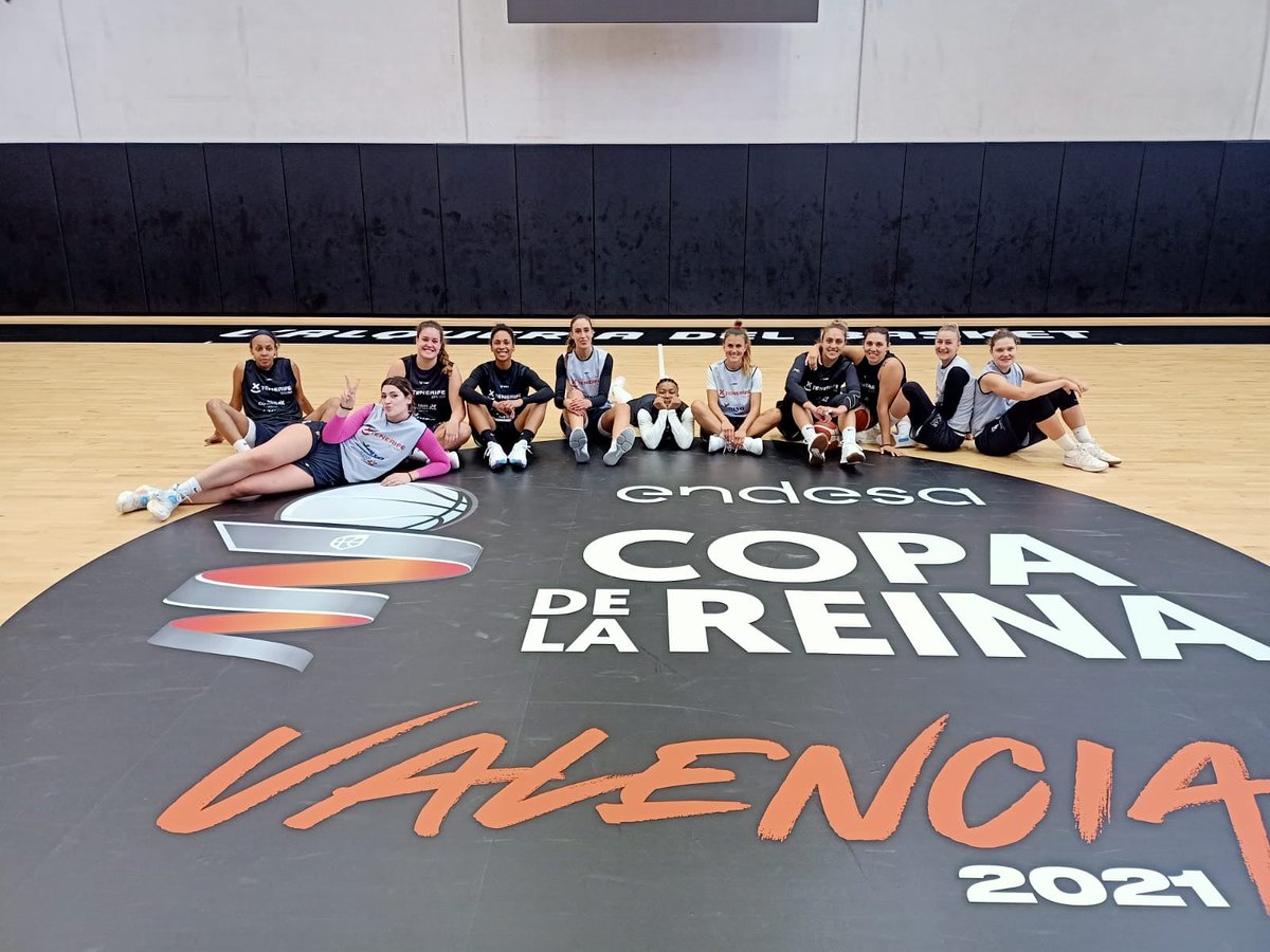 pabellonsmartin's tweet photo. 🔵Llegó el día esperado para las guerreras moradas del @CBClarinos 💪 ¡Su partido de Cuartos de la #CopaReinaLFEndesa ! ��  

➡️ Toda la suerte del mundo esta tarde 💜 En el #PabellónSantiagoMartín estaremos muy atentos a la 📺🙌 #LegadoMorado #ExplosionMorada https://t.co/i8epwW4lHy
