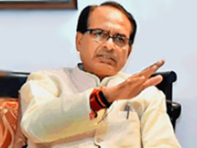 मध्य प्रदेश के मुख्यमंत्री और हमारे मित्र श्री शिवराज सिंह चौहान जी @ChouhanShivraj को जन्मदिवस की हार्दिक शुभ कामनाएँ! ईश्वर उन्हें स्वस्थ, सफल, सानंद एवं सुदीर्घ आयु प्रदान करे !