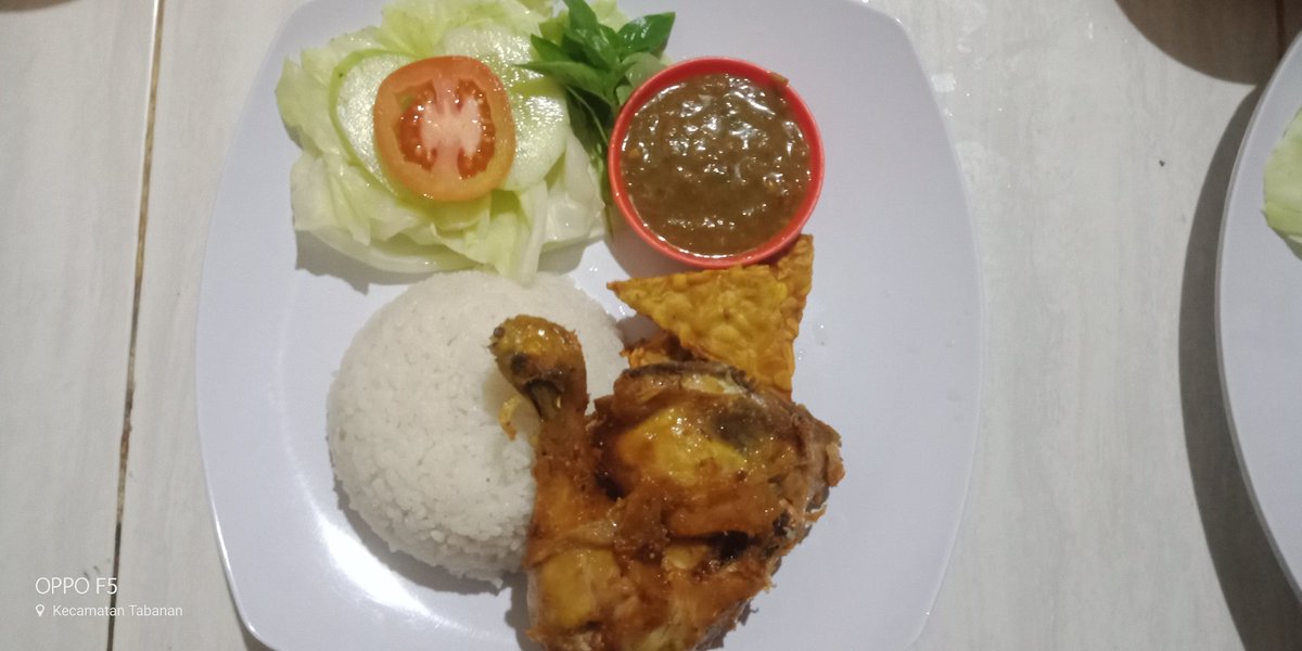 GedeDriverBali's tweet photo. Lalapan dan geprek ijo....serta nasi goreng bumbu bali ala mak ajus...Open,,,siap terima pesanan dan kita juga punya delivery service https://t.co/9pUZMNbpNG