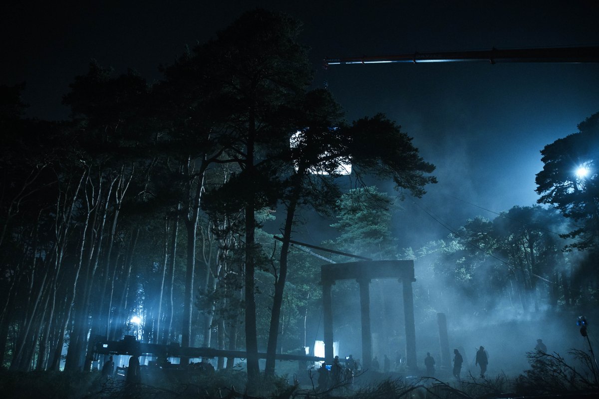 axisstudiosgrp's tweet photo. . @DebHarkess’ second book in the ‘All Souls’ trilogy Shadow Of Night is brought to life in @ADiscoveryOfWTV Season 2! Don’t miss it on @skytv at 9pm tonight.
#ADiscoveryOfWitches #ADOW2WeeklyWatch https://t.co/lQHNfVa63h