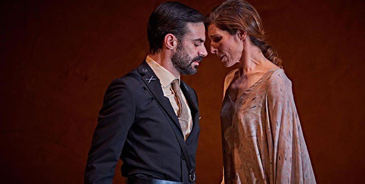 autenticoteatro's tweet photo. .@TEATROCLASICO #Elprincipeconstante Honor,lealtad,amistad,vida,muerte,amor,cautivos,verdugos y un EXCELSO #LuisHomar q eclipsa todo el buen hacer del resto elenco #JoseJuanRodriguez ESTUPENDO #Muley #BeatrizArguello DULCE/TRISTE #Fenix @jorgevarandela MAGNÍFICO gracioso #Brito + https://t.co/pwdzKzl8FC