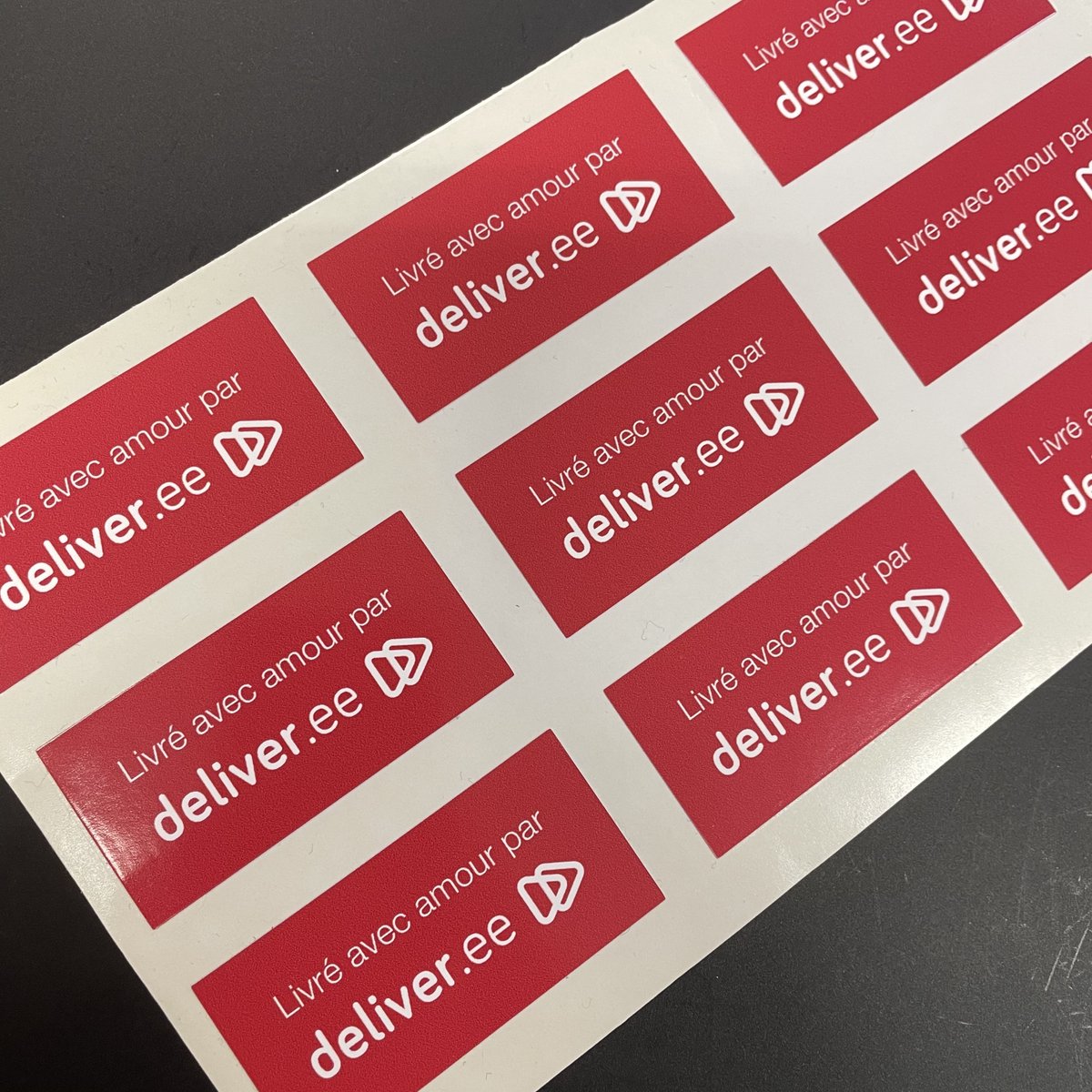 Livré avec amour par deliver.ee ❤️