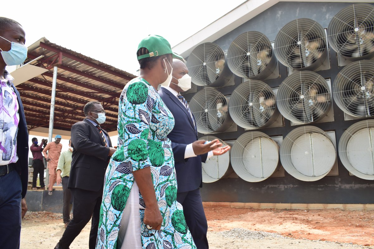 farmforte's tweet photo. We recently had the pleasure of hosting The First Lady of Edo State, Her Excellency, Betsy Obaseki, and the Country Director of United Nations Development Organization, Jean Bakole, on a tour of the Farmforte food valley in Evbolekpen Community, Benin, Edo State. 

#Farmforte https://t.co/VFGVpnfuQM