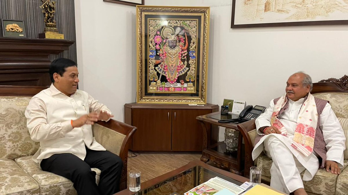 prathnasharma11's tweet photo. असम के मुख्यमंत्री @sarbanandsonwal आज केंद्रीय मंत्री व असम में BJP के विधानसभा चुनाव प्रभारी @nstomar से मुलाकात की। #asamelections https://t.co/rbStkUrWEL