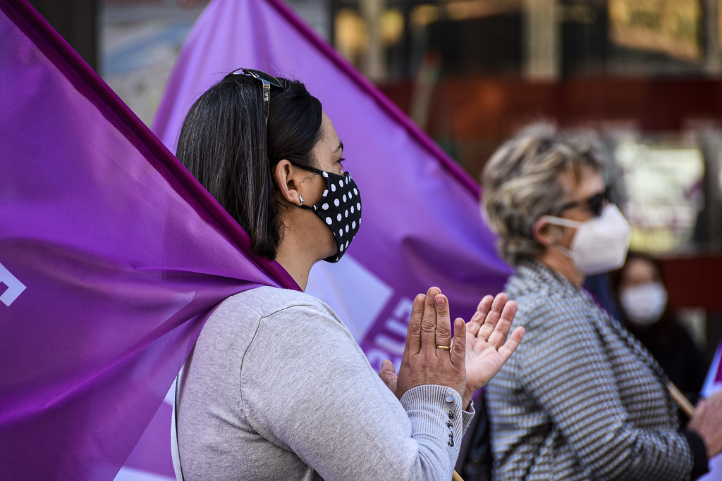 ELAFeminista's tweet photo. "Emakume askok eta askok gu eta jendarte guztia zaintzea lehenetsi zuten, ez beren gorputza edo bizia. Hala ere, askok ez zuten txalorik jaso"...

@jonebengo -ren iritzi artikulua @naiz_info-en

https://t.co/W5B5zjguFe https://t.co/4kVaPhkmZQ