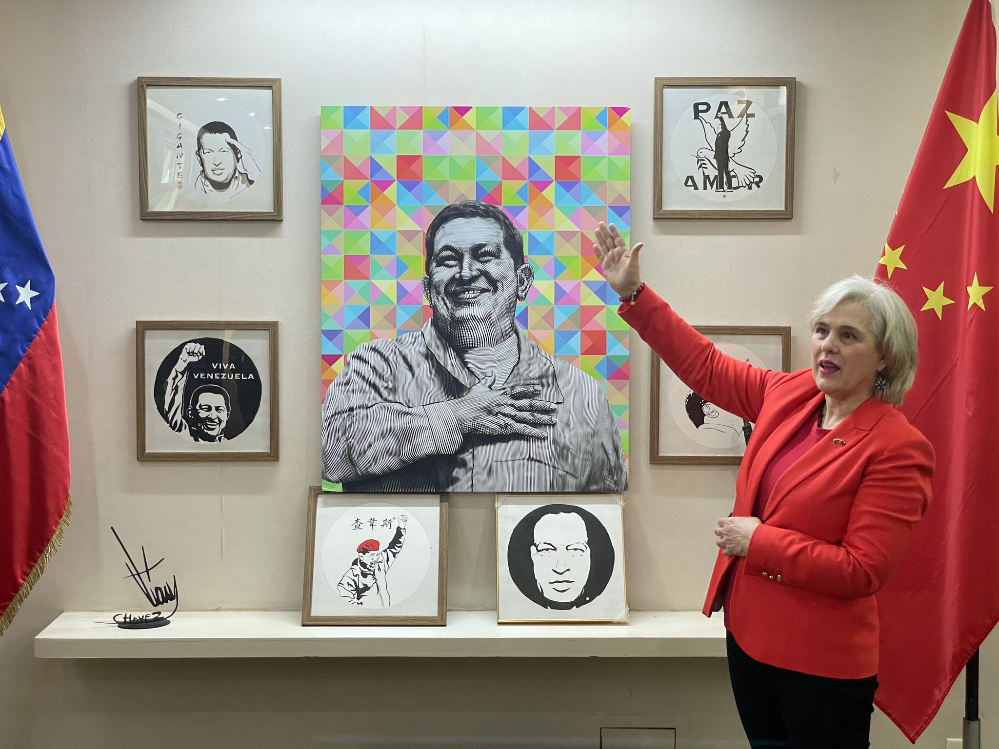 ConsVEShanghai on Twitter: "Con Dibujos del artista Chino, Diego Cheng y  pasión patria conmemoramos el 8vo año de la siembra del Cmdte Eterno,Hugo  Chávez.”Por ahora y para siempre”sigues guiando nuestro camino. Hoy