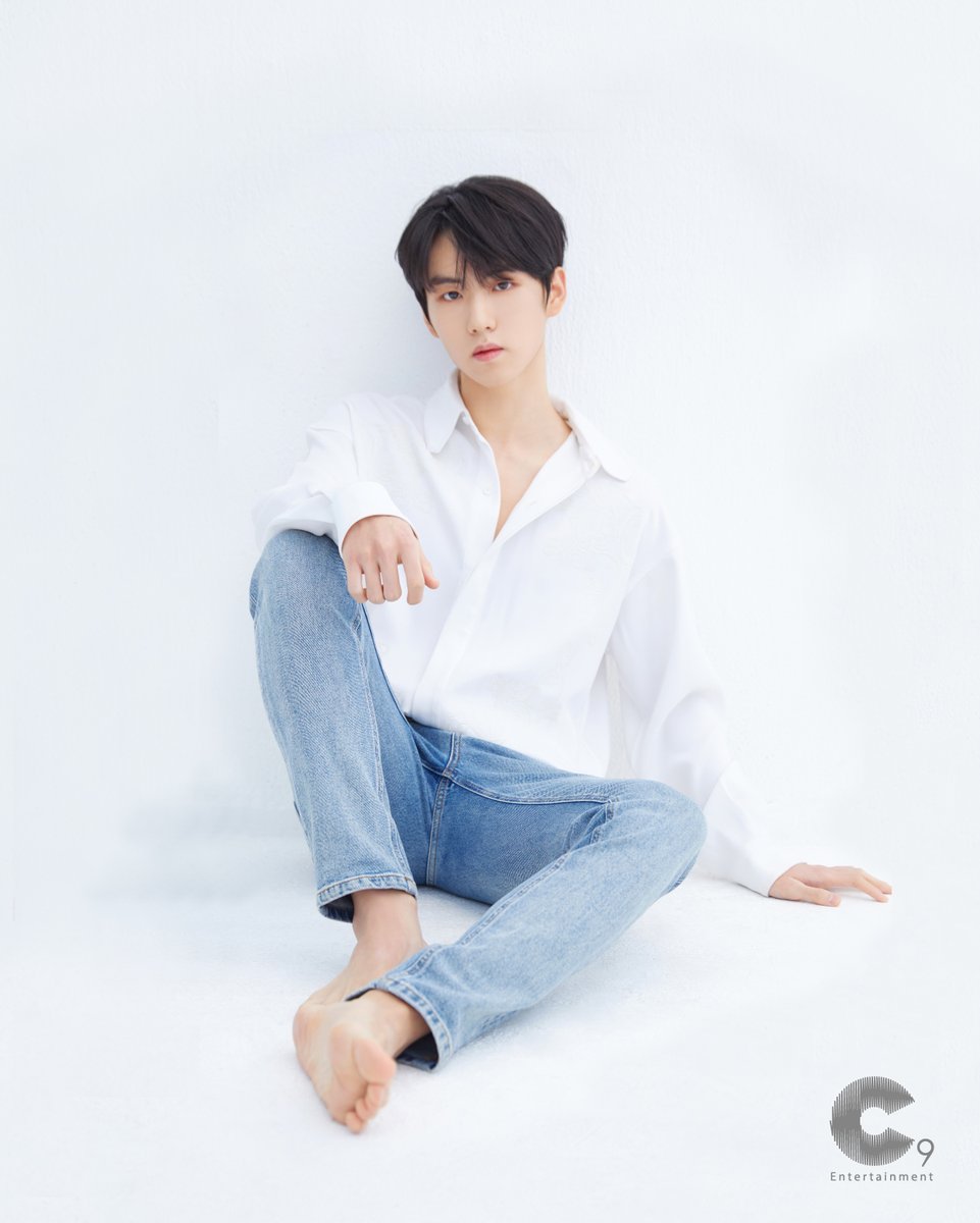 [#C9ROOKIES]

예왕
2005.03.12
180cm 64kg

#예왕 #YEWANG