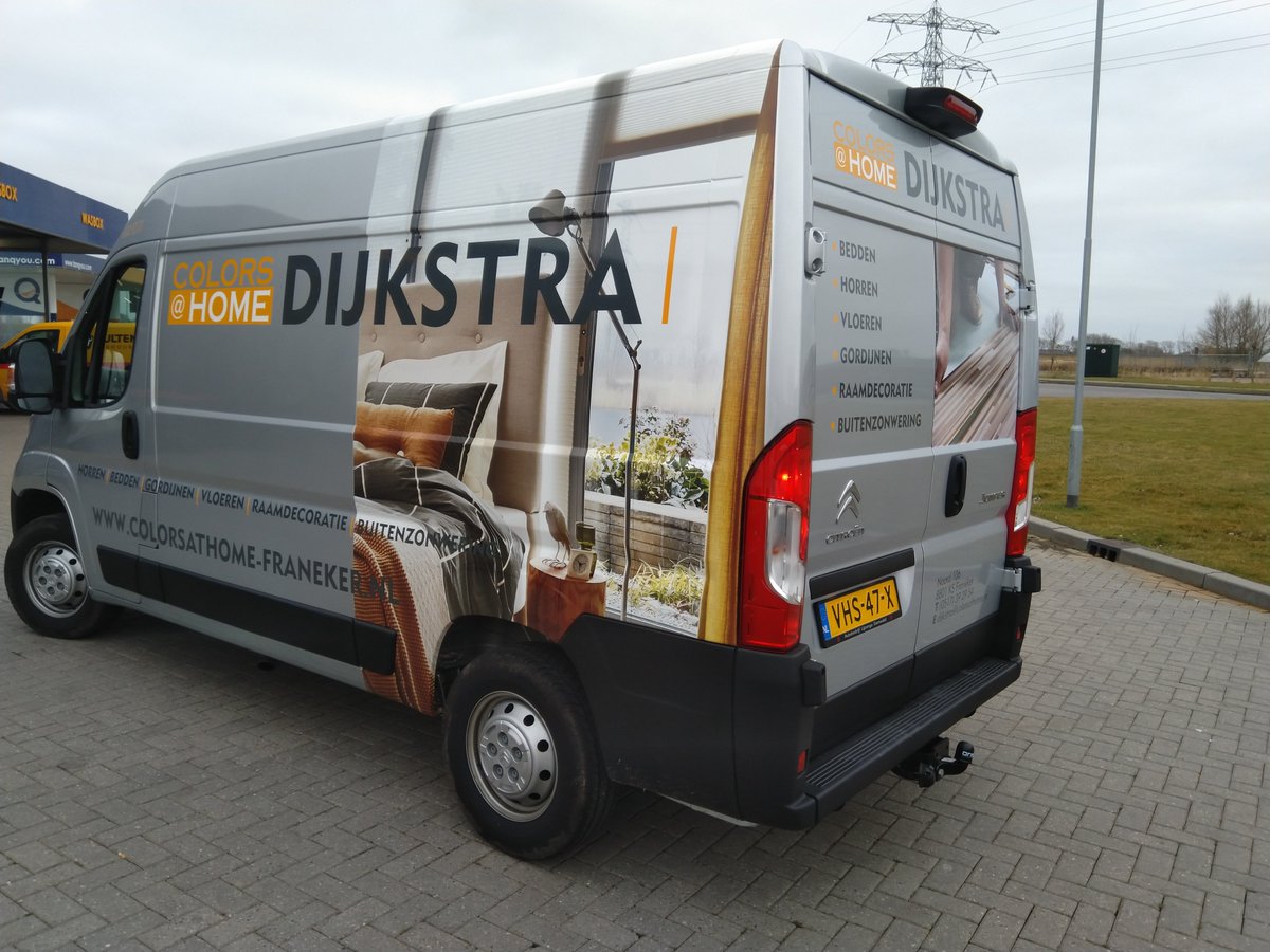 uitingbv's tweet photo. Er rijd alweer een opvallende bus @Dijkstrawonen  rond in Franeker en omstreken. https://t.co/VoBBBbcf4P