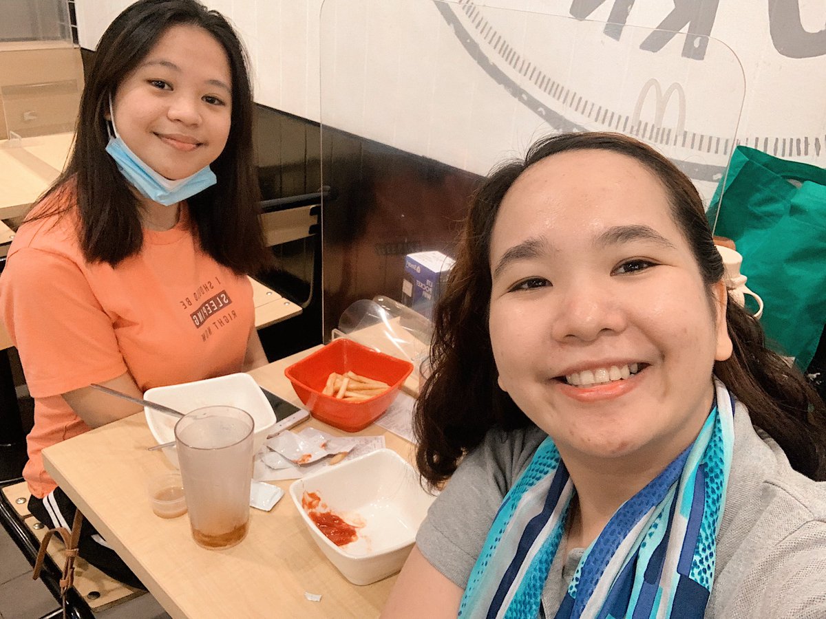 kim_acabo's tweet photo. Today was a great day! I thank God for technology that I still get to disciple students online despite the limitations caused by the pandemic. Pero, iba pa din talaga yung face to face discipleship. 🧡 https://t.co/TSXiw8bDMd