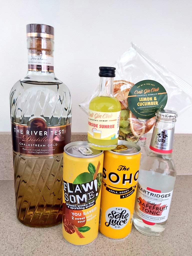 WillouVP78's tweet image. Thanks @craftginclub, definitely my favourite kind of Friday delivery 🤩🍸