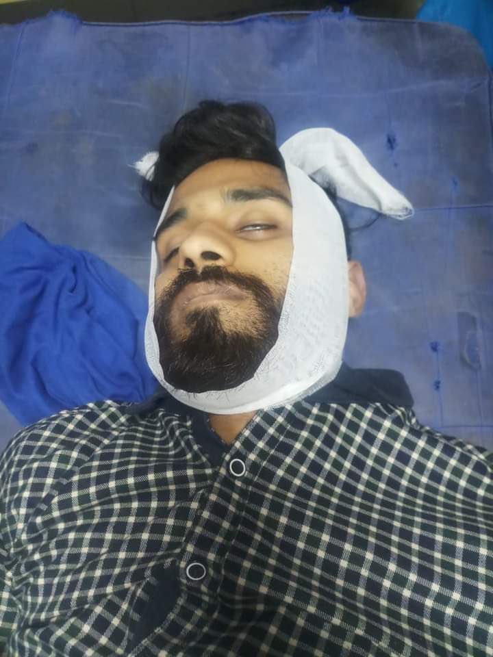 abbasbalochyln's tweet photo. آج کے اسلام آباد میں پشتون کونسل پر قاتلانہ حملے کی سخت الفاظ میں مزمت کرتے ہیں اور انتظامیہ سے گزارش کرتے ہیں کہ جلد از جلد پشتون طالب علم عبدالحق کے قاتلوں کو گرفتار کیا جائے ۔
#SavePashtunInNuml
@Senator_Baloch @sakhtarmengal @UsmanKakarPMAP @BSAC_org @mjdawar https://t.co/jT4WUa8XAy