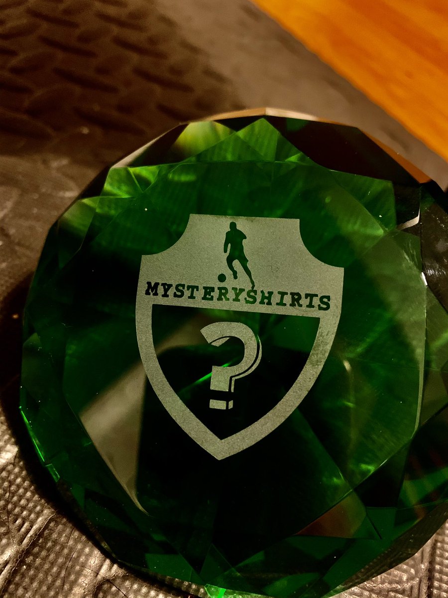 🚨 #FreeshirtFriday

Win one of our Mystery Boxes 📦⚽️ 

1️⃣ RT
2️⃣ Follow

Tag a mate and we’ll enter you twice 😎 

Ends 9pm tonight - guaranteed winner 

Good luck ✌️ 

MysteryShirts.co.uk