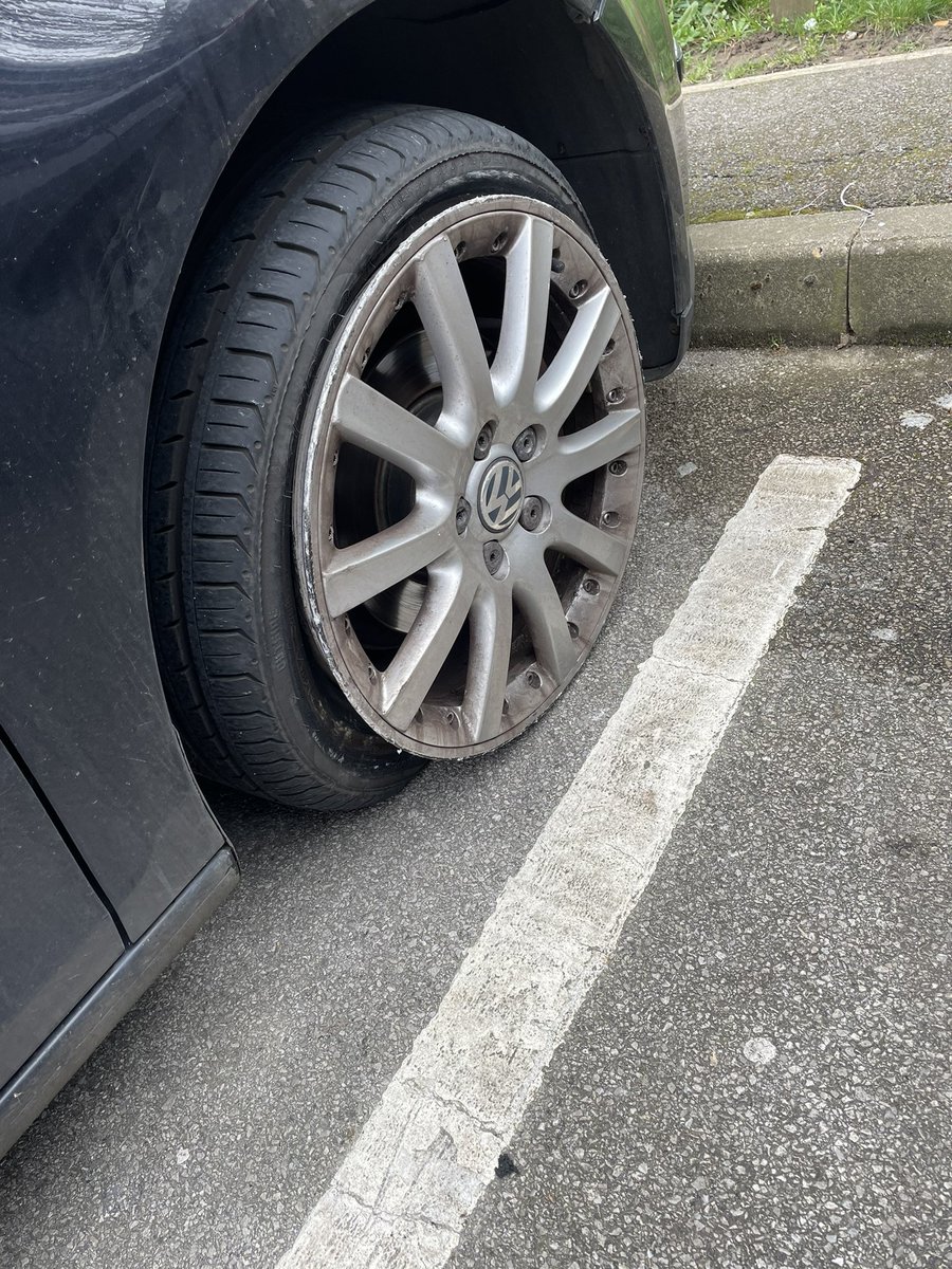 CaudleK_inside's tweet photo. @mkcouncil who do I speak to about potholes? https://t.co/t8LufS7sxY