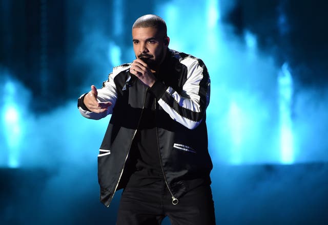 mrwtffacts's tweet photo. No artist in the history of the US Billboard chart has more top 10 singles than Drake. https://t.co/rIRpcMUpXI