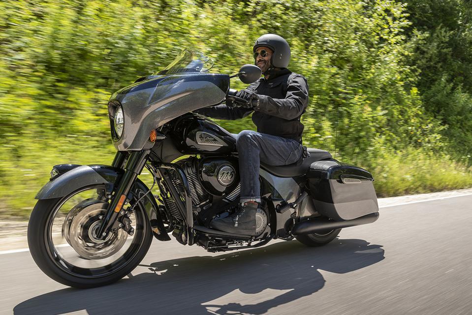 Surfloridanow's tweet image. Indian Motorcycle Chieftain Elite Bagger lujo en dos ruedas (fotos)  #EliteBagger #Indianchieftain #motocicletas

surflorida.com/indian-motorcy…