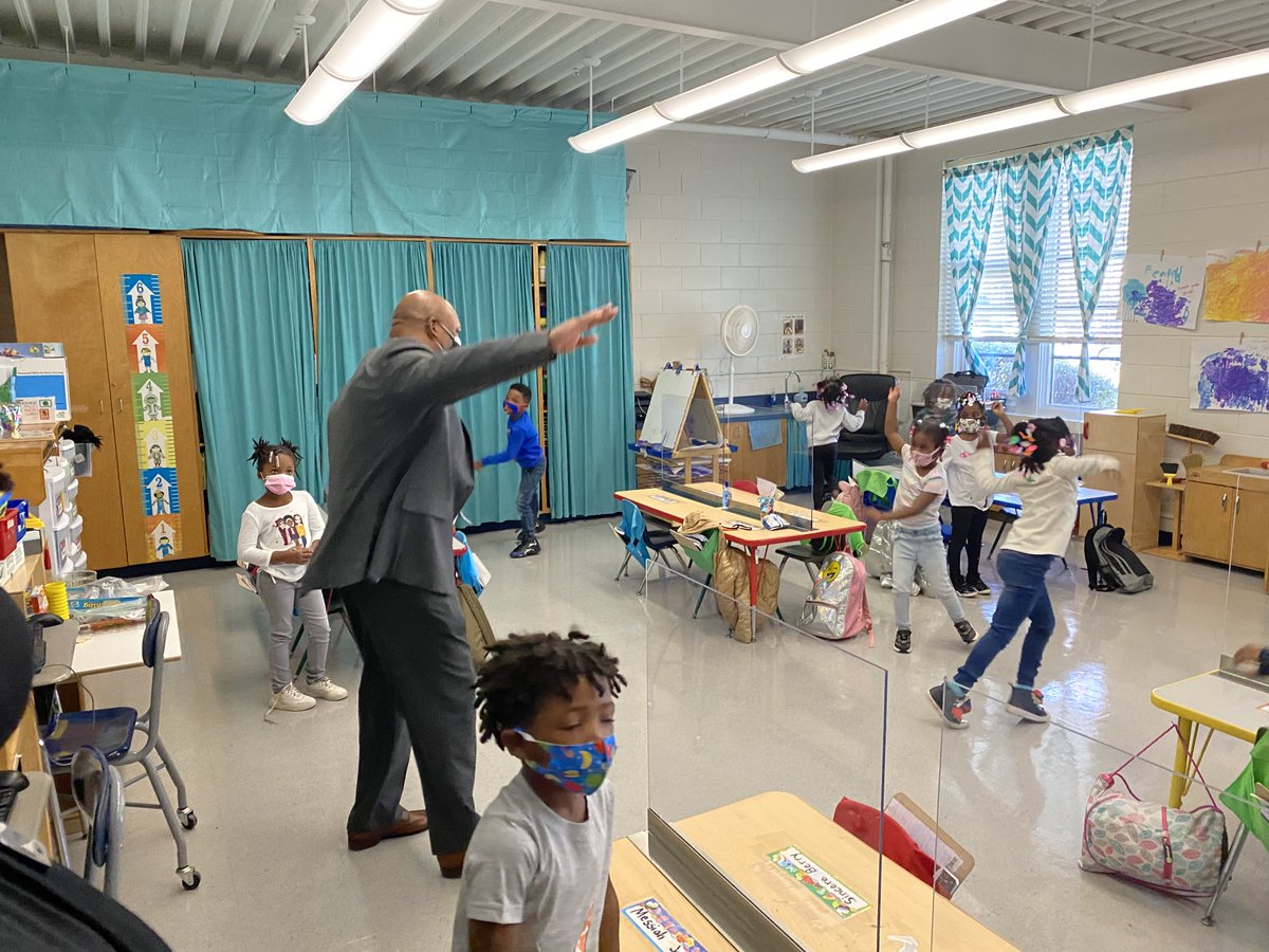 GriffinSpalding's tweet photo. @GriffinSpalding Superintendent @KeithLSimmons1 also visited and toured @school_moore today. He even got a chance to show off his dance moves with some pre-k students! https://t.co/MAjnBB8bik