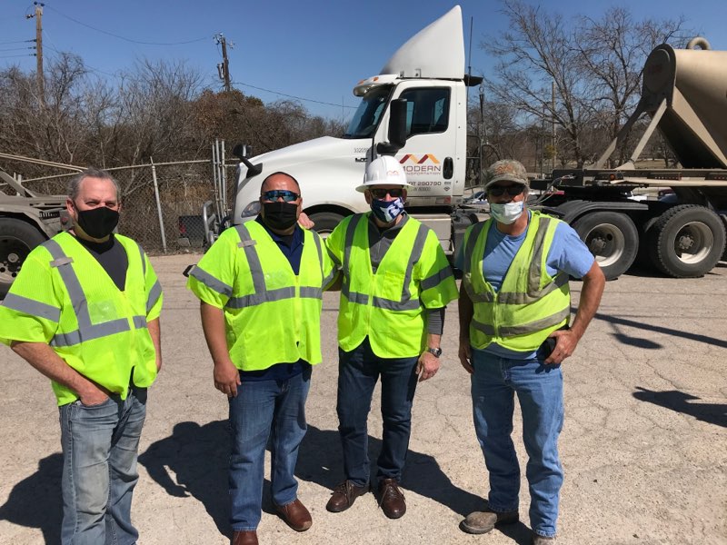 Drive4Modern's tweet photo. Our VP of Operations, Chris Gallowitz, has been visiting our Western Region terminals this week and spent some time with our amazing team in Waco, TX yesterday. Home Safe Tonight! https://t.co/G2GaGDp1Hp