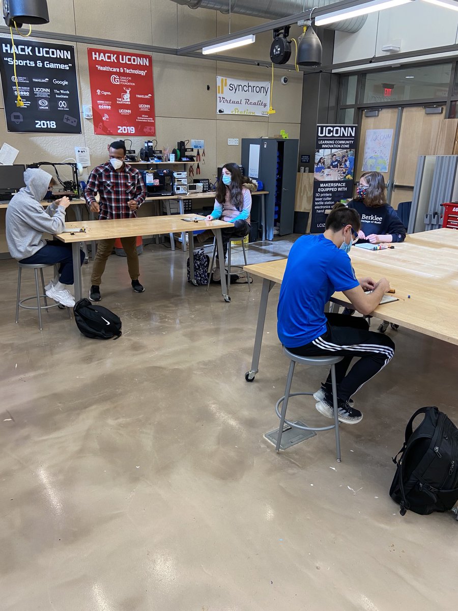 ThatsSoUche's tweet photo. Fun times this morning with LEDs and breadboards teaching my @UConn non-electrical engineering students basic circuitry 🔋⚡️@UConnLCIZ
#FYE @UConnFYP #MakeUConn https://t.co/GKoGXfNnzy