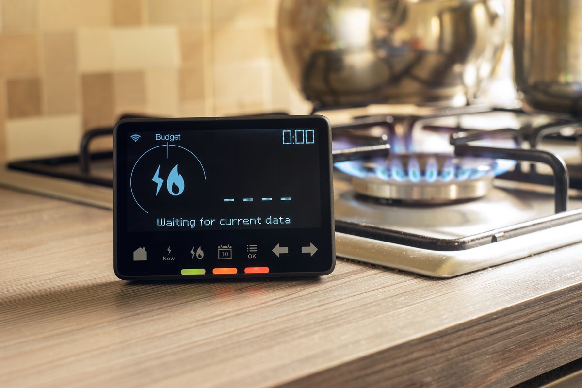 chris_calvillo's tweet photo. Are you working from home and have your bills gone up? 

We are analysing the impact of the COVID19 pandemic on people's energy bills.
If you haven't done se already, please share, RT and take part on our survey!
https://t.co/ru1jqPFuTb https://t.co/fE3GqxrEQL
