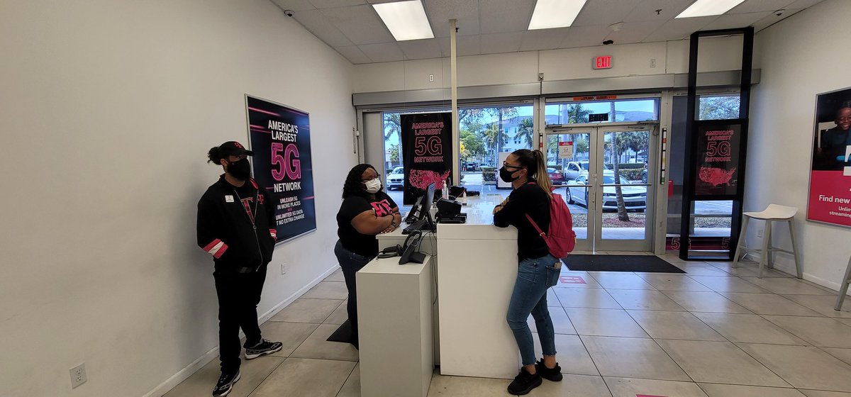 Boss lady dropping gems 💎!! We are ALL IN here at Broward and 441!! #risingtide #ALLIN #TMUS @RyanShiell @JonFreier