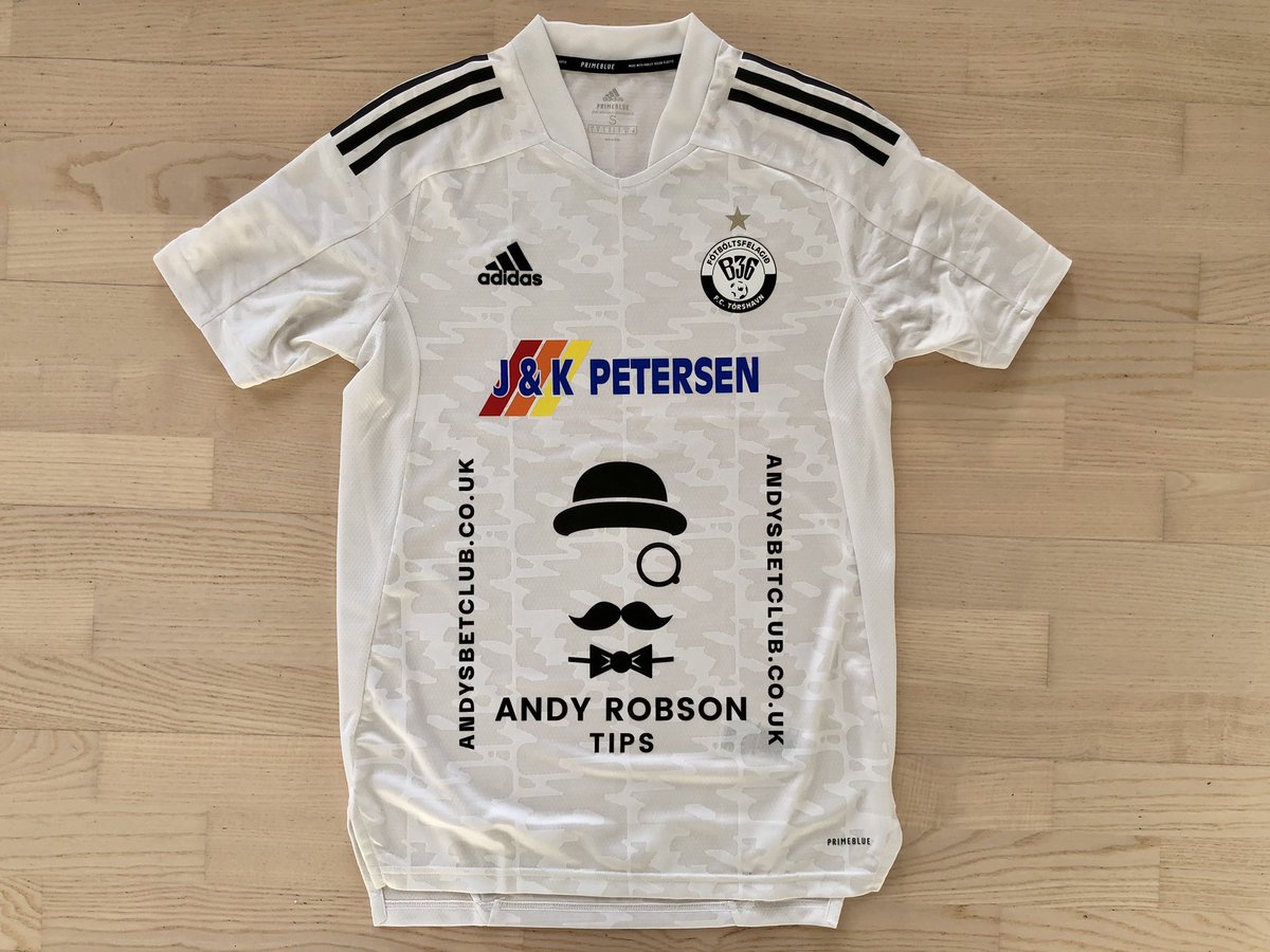 👕 WHO WANTS A FREE SHIRT THEN?! Here is the 2021 B36 Torshavn Home shirt and I will be giving away literally hundreds over the season... Starting now! 🔀 RETWEET this tweet 🇫🇴 FOLLOW @B36 I will pick 10 winners tonight so go show our new club some love!