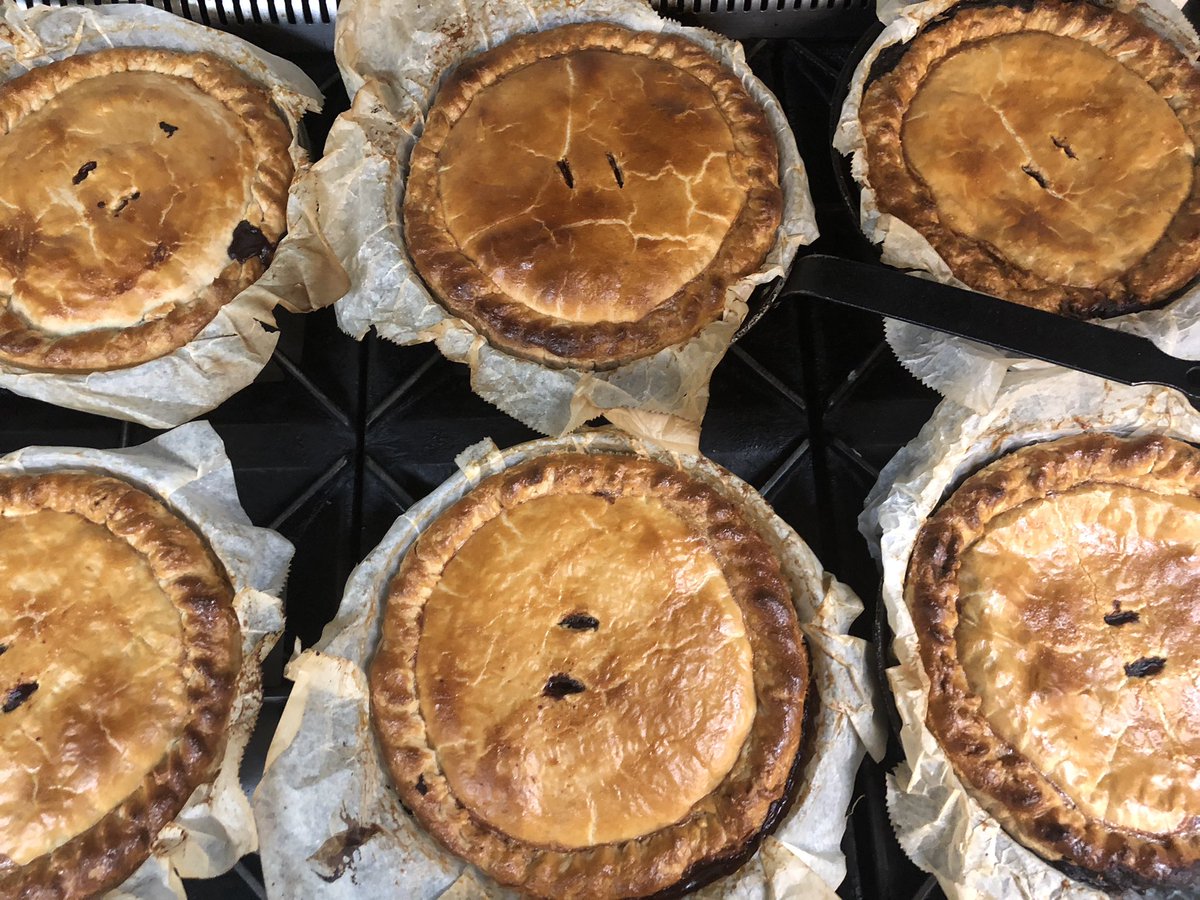 TheProspect1's tweet image. Our steak and ale pie has been a firm favourite for nearly two decades! 

#BritishPieWeek #homemade #ProperPie #pubs #ExeterQuay