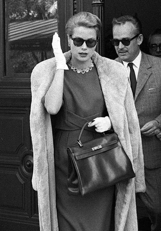 CoutureAndRoyals on X: Do you know what Princess Grace and Princess Diana  have in common? They both have a bag named after them! 👜 THREAD   / X