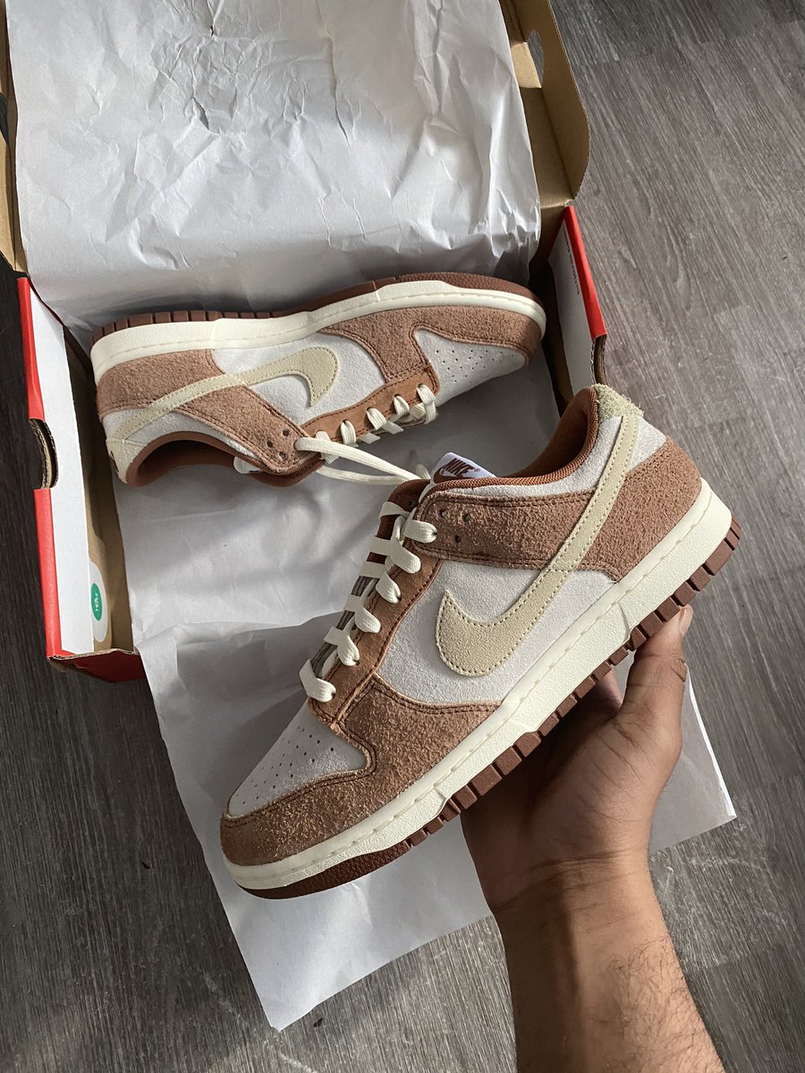 siriusthestr's tweet image. Nike dunk medium curry 🍛