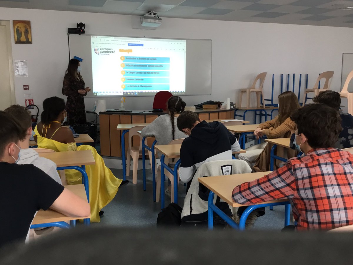 Lyceecassaigne's tweet photo. Intervention du campus connecté de Mont-de-marsan pour nos élèves de première et de terminale 👍 https://t.co/gw69KQY0we