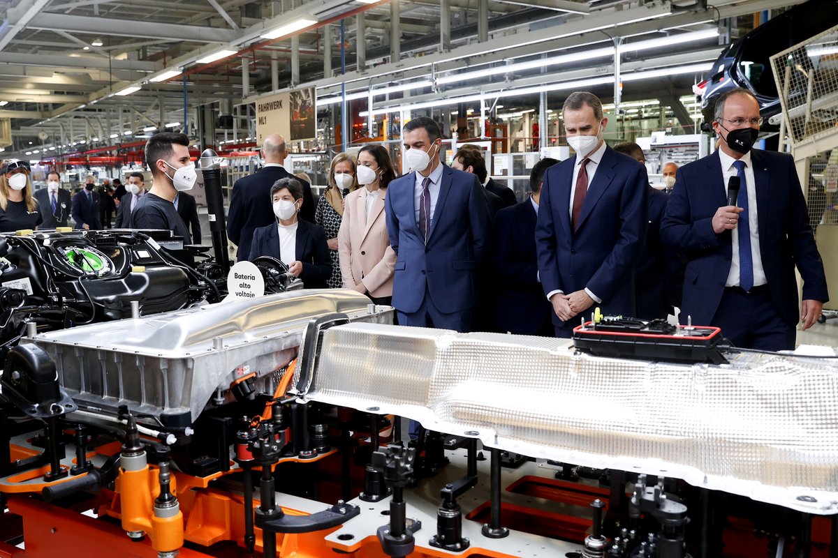 SpanishCrown's tweet photo. Visit the #SEAT factory in Martorell on the occasion of its 70th anniversary. https://t.co/DS9vgzbjh6