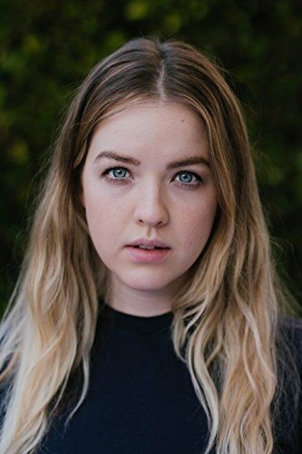 Happy 27th birthday Aislinn Paul (aka Clare Edwards) 