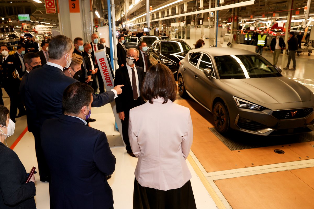SpanishCrown's tweet photo. Visit the #SEAT factory in Martorell on the occasion of its 70th anniversary. https://t.co/DS9vgzbjh6