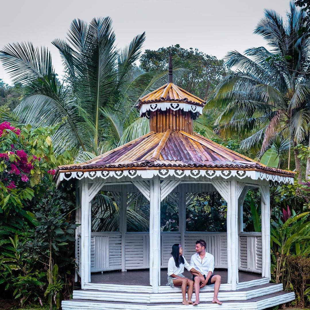 Saint Lucia is known as one of the most #romanticdestinations in the Caribbean 💕. Escape for a #romanticgetaway with your partner and create #memories of a lifetime. 👫
___
#graciousmovement #beautifuldestinations #traveladdict #romance #love #baecation #lovers #getaway