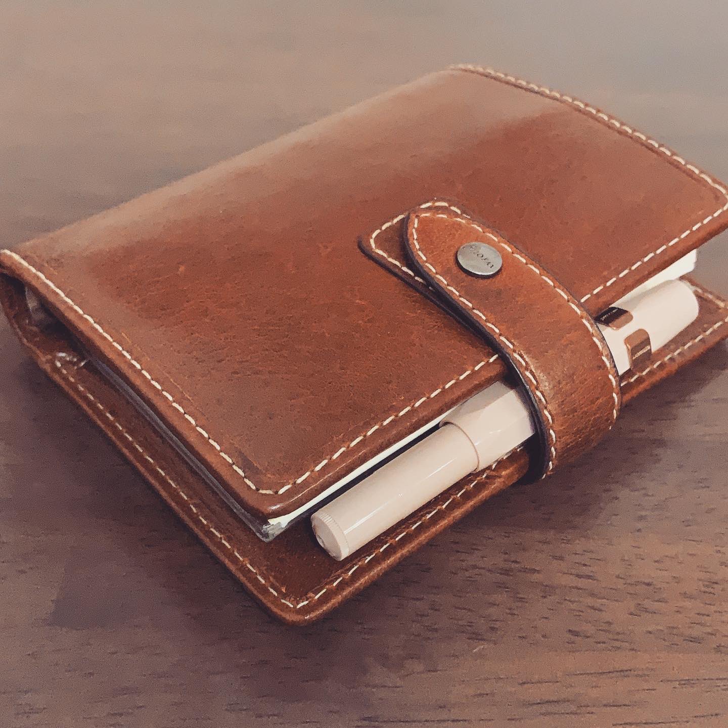 もこ 持ち歩き用のミニ6システム手帳買いたいなー ロロマクラシックもいいけどネオフィナードもいい 持ち歩きだったらネオフィナードかなぁ デキる女っぽい 今はマルデンとヴィヴィアンのミニ6を使ってます 手帳ゆる友 システム手帳 T