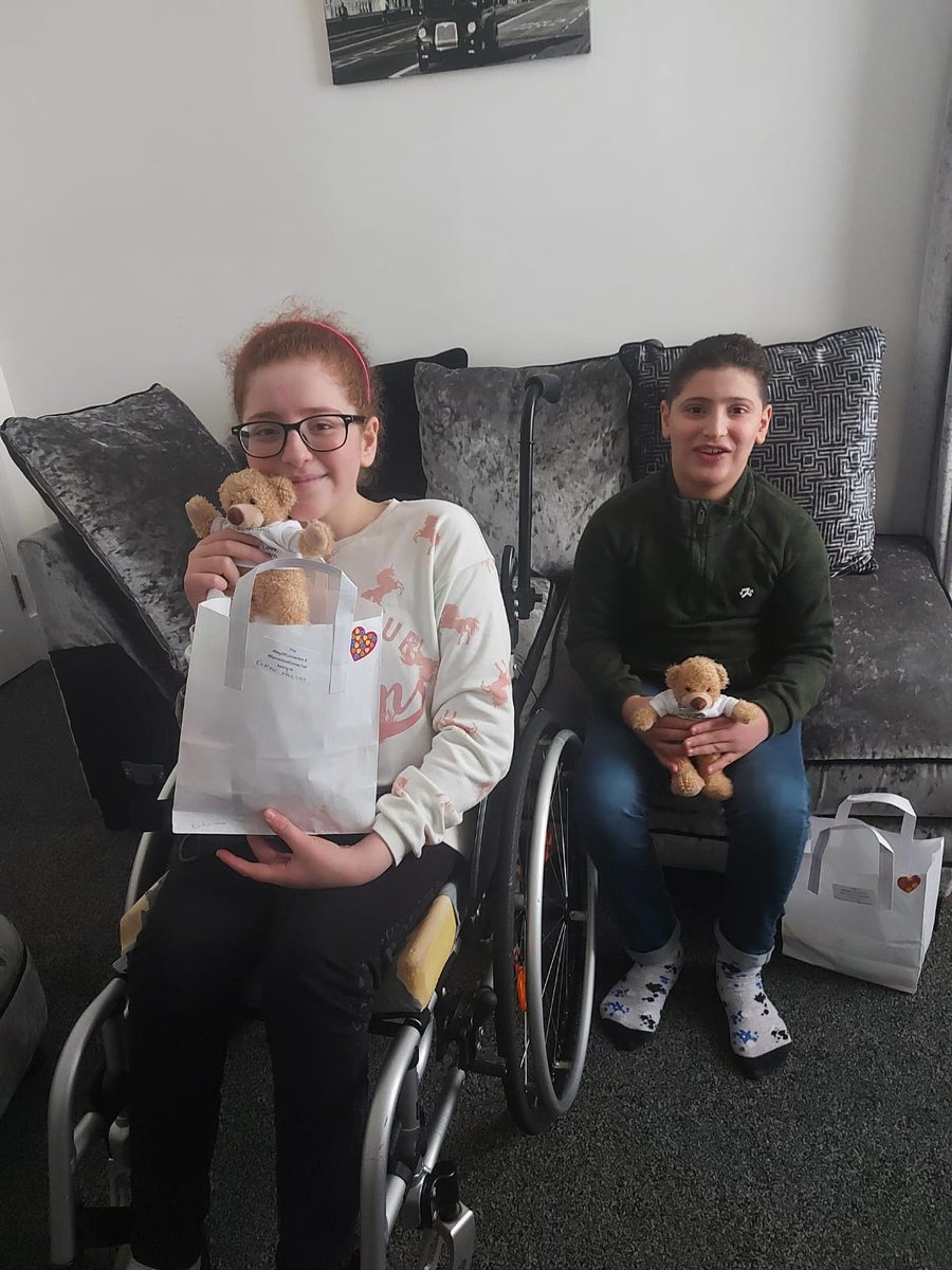PendleBC's tweet photo. When two Pendle primary schools were looking for something to reassure pupils during lockdown what better gift could there be!

They were given out to every pupil at @BarrowfordSch and @GRCPS6

Read the full heart-warming story on our website https://t.co/4weXZB2xaz 

#BeKind https://t.co/XBBUlefmA3